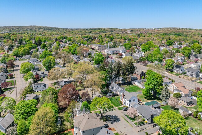 Bleachery is the perfect place where locals can settle into a quiet residential community with the Waltham area.