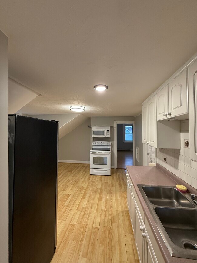 101 Vandewater St unit 3, Providence, RI 02908 - photo 4