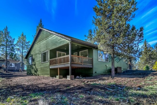 1205 Vine Maple Dr, Klamath Falls, OR 97601 - photo 4