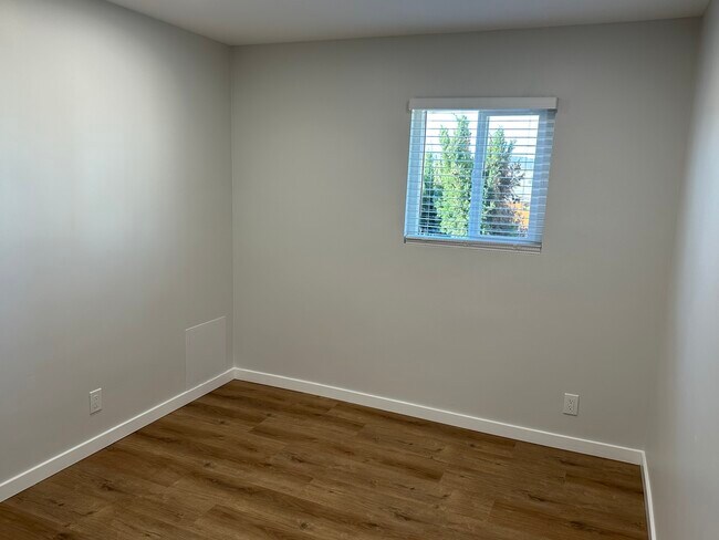 1132 255th St unit 4, Los Angeles, CA 90710 - photo 5