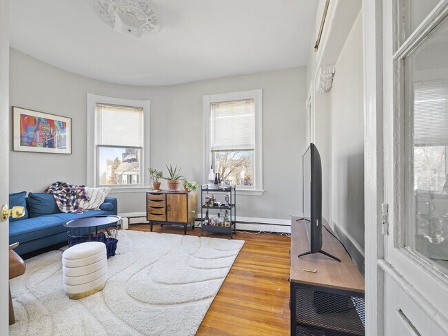 147 Columbia St unit 2L, Cambridge, MA 02139 - photo 5