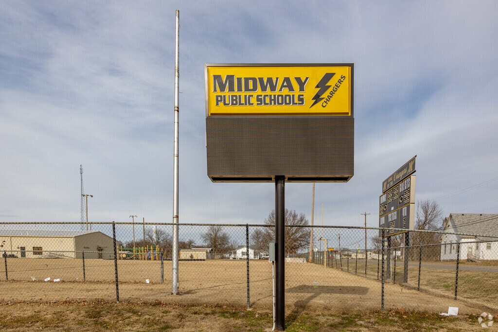 Midway High School School
 is located in OK.