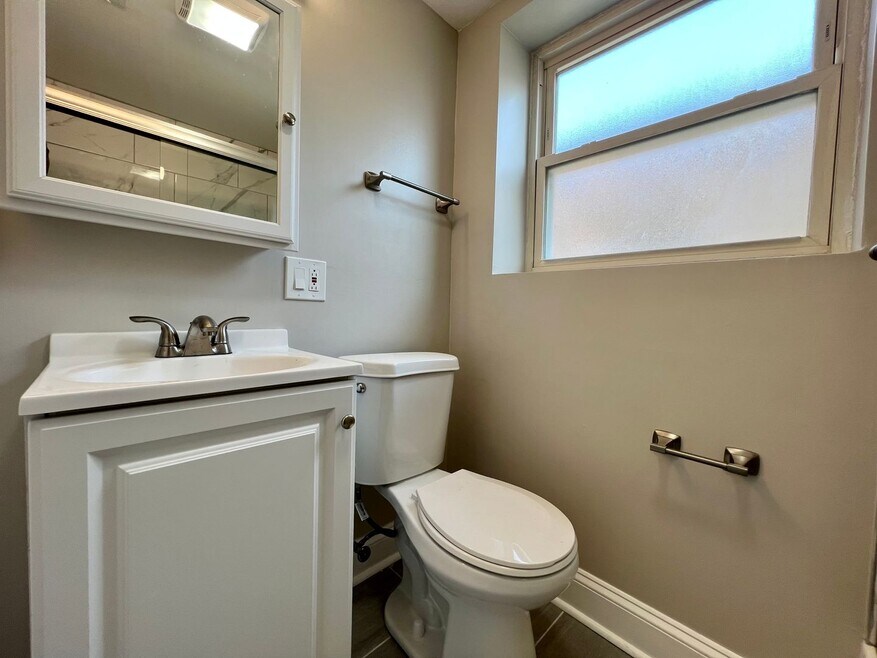 6021 N Fairfield Ave unit 6021, Chicago, IL 60659 - photo 1