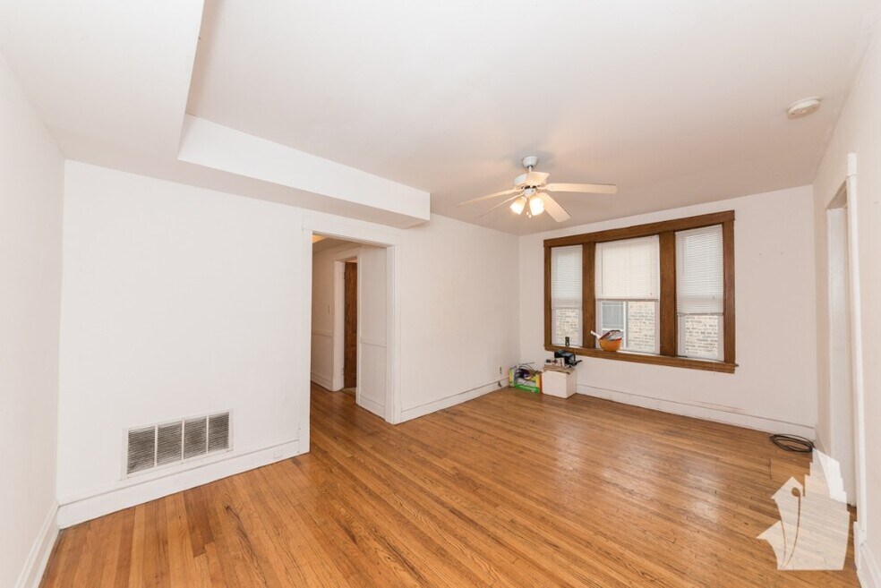 3818 N Sheffield Ave unit 3, Chicago, IL 60613 - photo 1