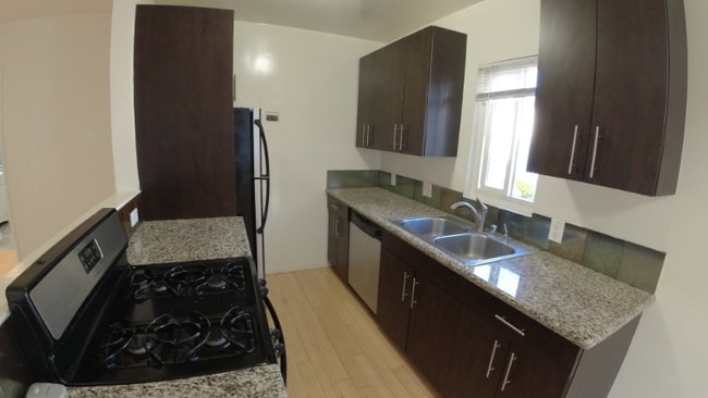 924 Hancock Ave unit 8, West Hollywood, CA 90069 - photo 2