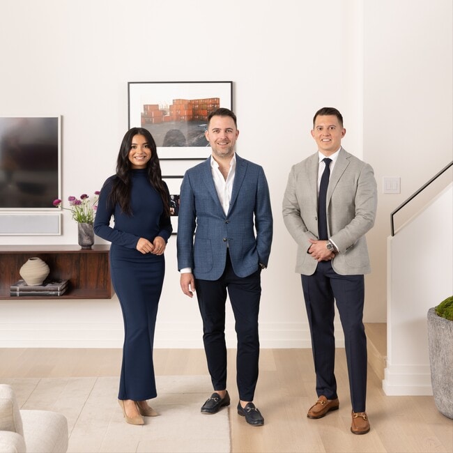 Agent Photo