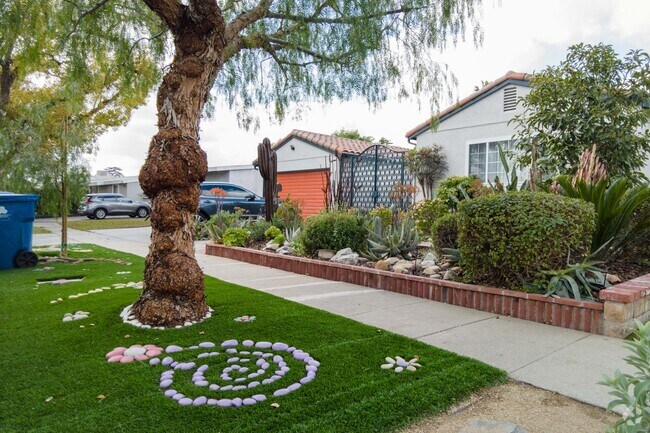 Decorated sidewalk lawn located in Panorama City, CA.