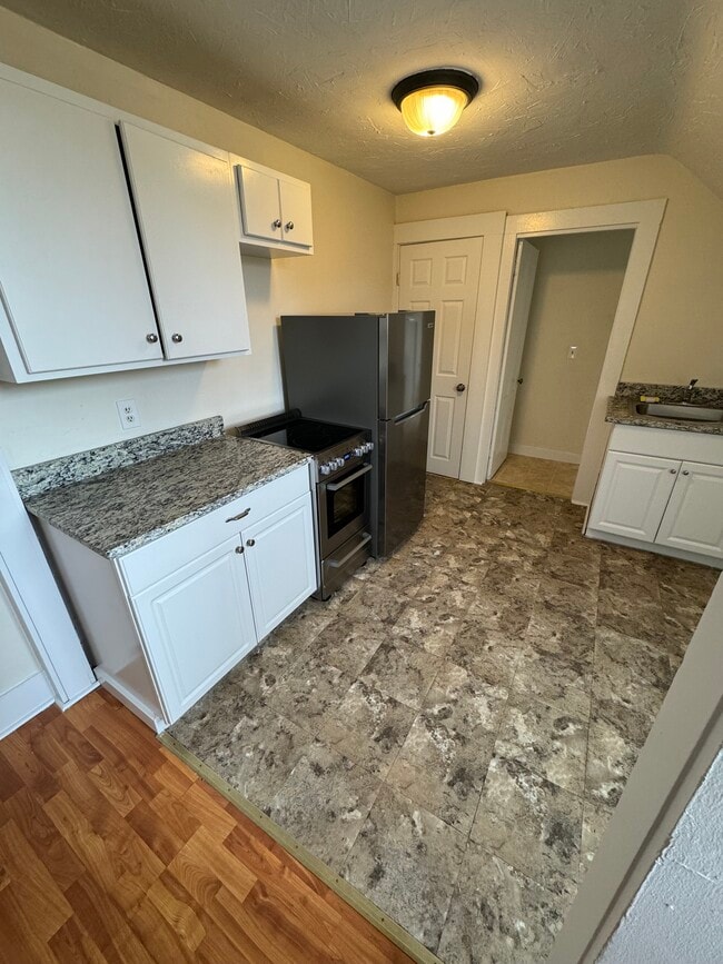 18 Summer St unit 18C, Amesbury, MA 01913 - photo 7