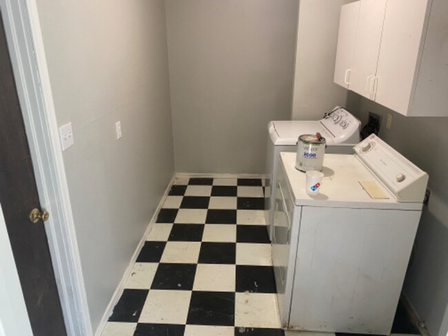 1813 N Chambers Ave, Claremore, OK 74017 - photo 6