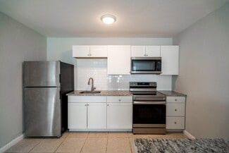 610 Ixoria Ave, Fort Pierce, FL 34982