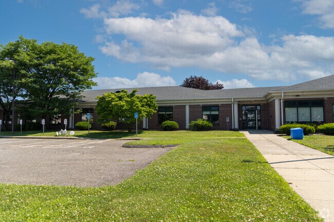 Early Childhood Education Center is located in Springfield, MA.