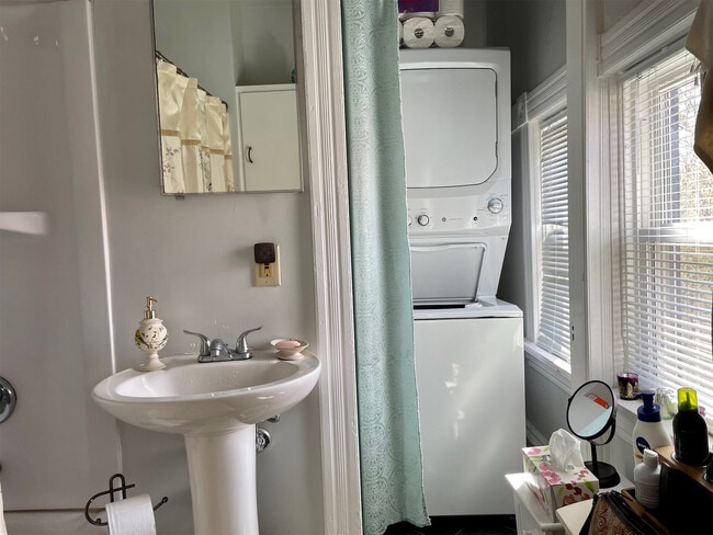 401 Laurel St W unit 2 (Upper), Stillwater, MN 55082 - photo 4