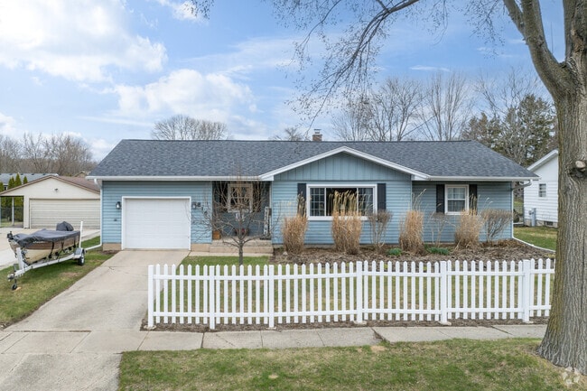 Fort Atkinson has many mid-century ranch style homes.