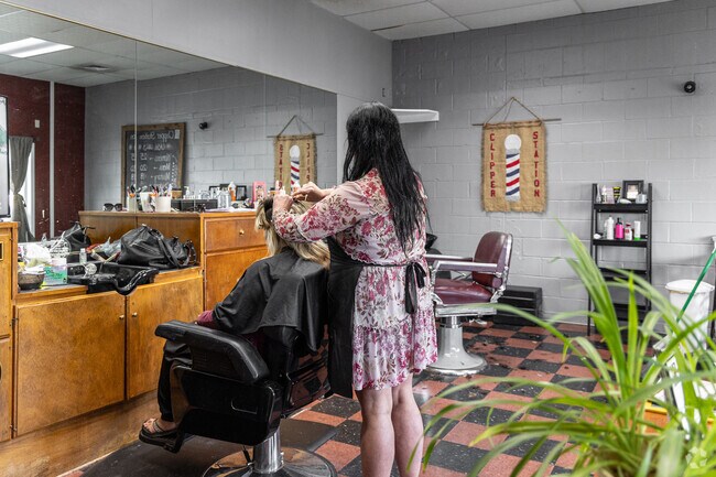 Nearby Clipper Station offers full slaon serves for New Astoria residents.