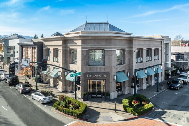 Tiffany & Co. in Walnut Creek is just a short drive from Lafayette.