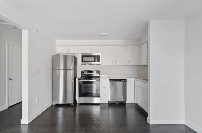 36 Farmington Rd, Rochester, NH 03867 - photo 3