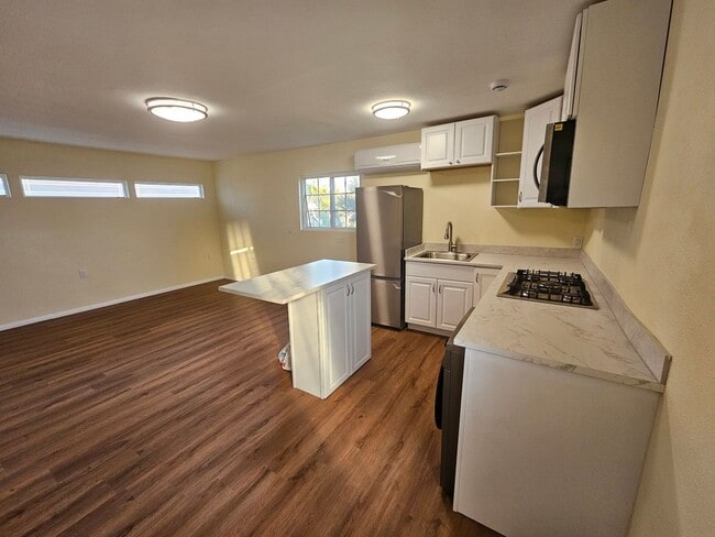 837 Via Juanita, San Marcos, CA 92078 - photo 2