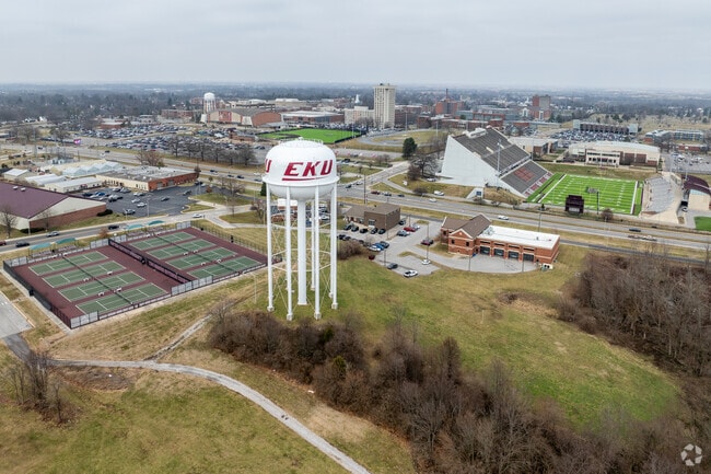 Eastern Kentucky University enrolls over 10,000 students in central Richmond.