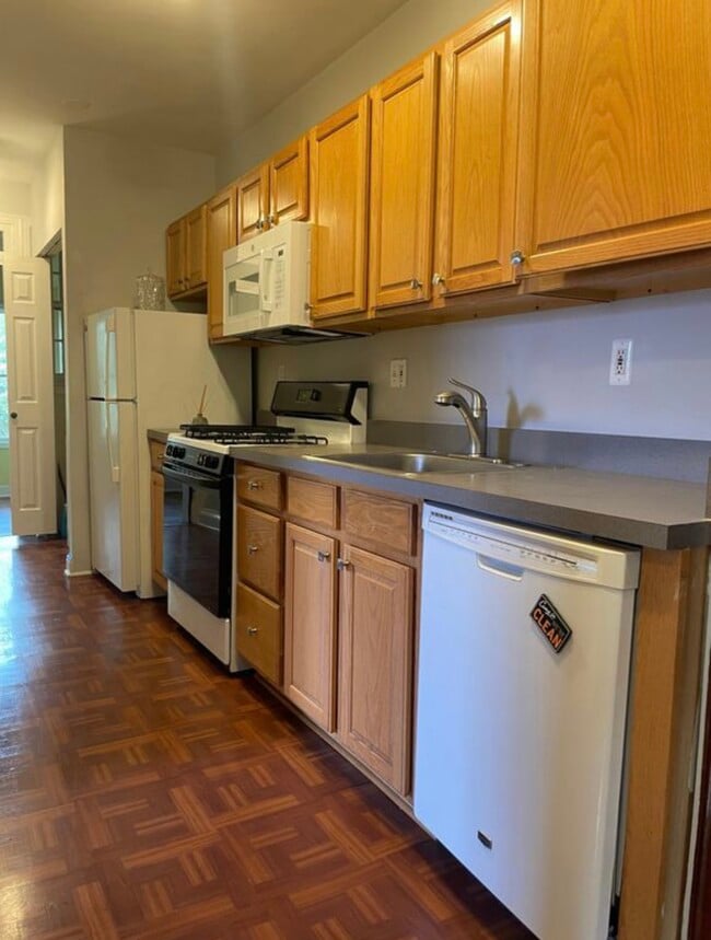 4834 Reservoir Rd NW unit 1, Washington, DC 20007 - photo 6
