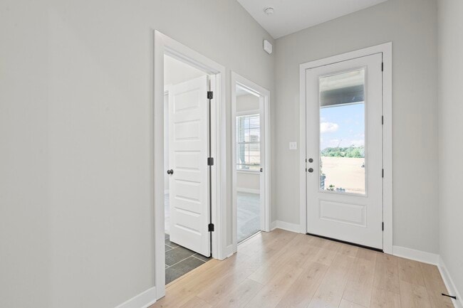 9947 Kemrock Dr S, Cordova, TN 38018 - photo 3