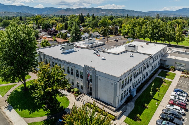 Washington Elementary School is surrounded by beautiful nature in Medford..