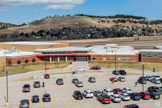Stagebarn Middle School offers excellent education to students in Wonderland Homes.