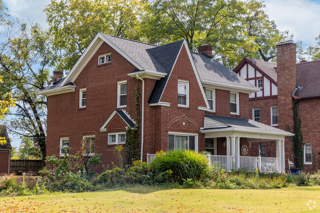 Santa Clara features an abundance of well built spacious homes.