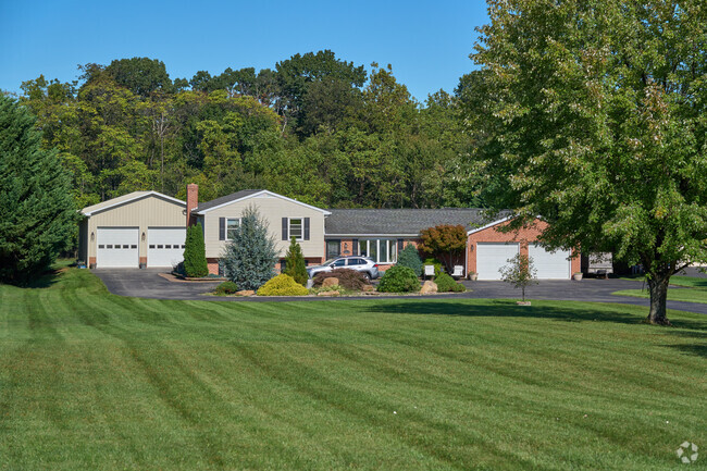 Split level homes are common throughout the Edgemont neighborhood.