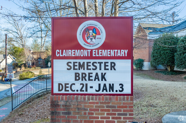 Clairemont Elementary School has a student teacher ratio of 10:1.