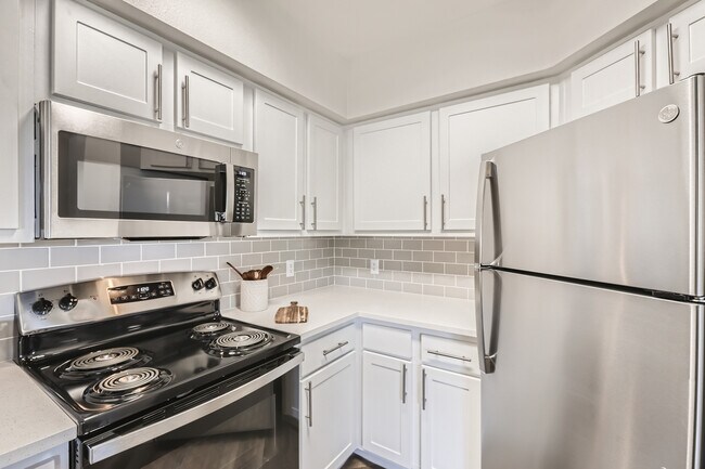 Pavilions at Arrowhead, Glendale, AZ 85308 - photo 2