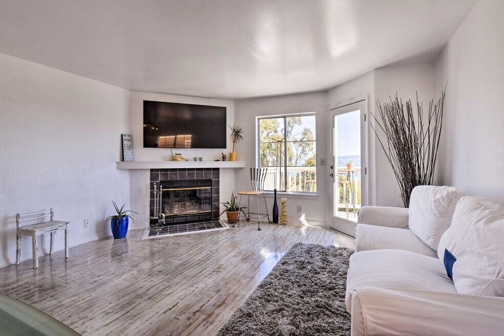 169 Cleo Rand Ln unit ID1304837P, San Francisco, CA 94124 - photo 1