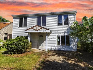 130 E Clarendon Dr, Round Lake Beach, IL 60073