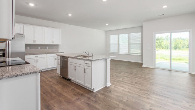 1463 Amberview Ln, Kernersville, NC 27284 - photo 5