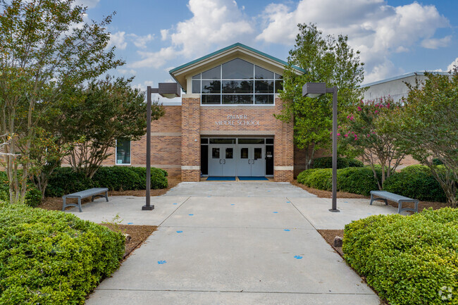 Palmer Middle School scores an 8 out of 10 on GreatSchools.
