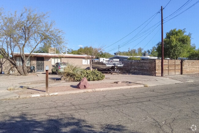 Fenced lots appear on a few of the streets in Dodge Flower Tucson.