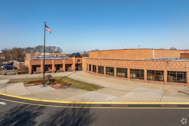 Indian Hill School serves students in Holmdel.