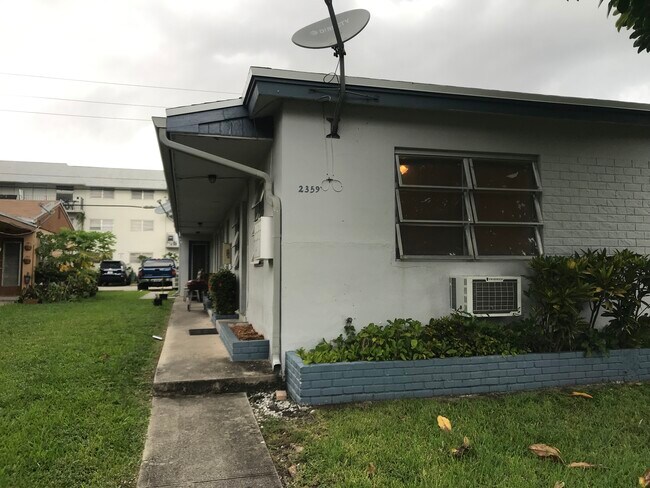 2359 NE 172nd St unit 2, North Miami Beach, FL 33160 - photo 2
