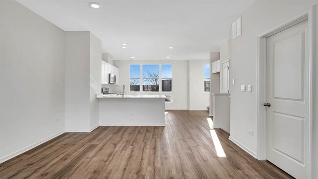 302 Summit Cir, Lombard, IL 60148 - photo 3