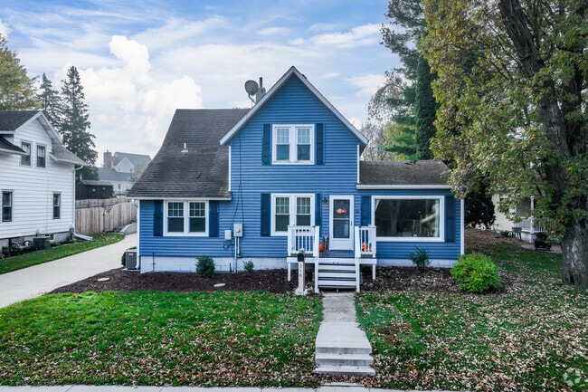 The median sale price for homes in Stewartville is around $280,000, much below the national average.