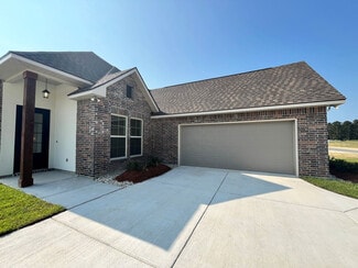 8838 Lyndanne Dr, Denham Springs, LA 70726