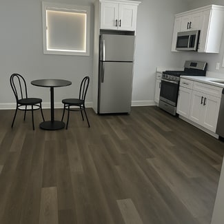 19550 Hamlin St, Los Angeles, CA 91335