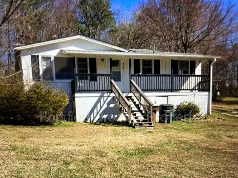 4400 Voss Ave, Greensboro, NC 27405 - photo 1