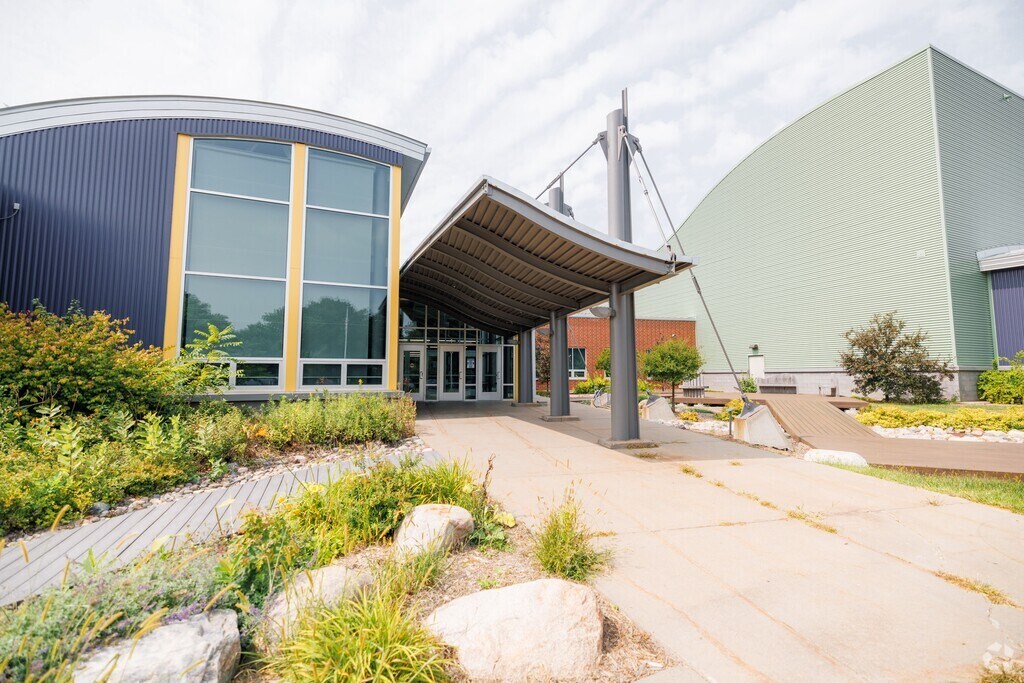 Welcome to Step Ahead High School in Coon Rapids.