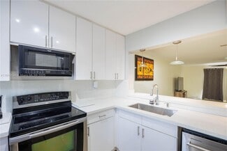 8325 Fairway Rd, Sunrise, FL 33351