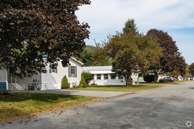 Manufactured homes are a popular housing option in Ascutney.