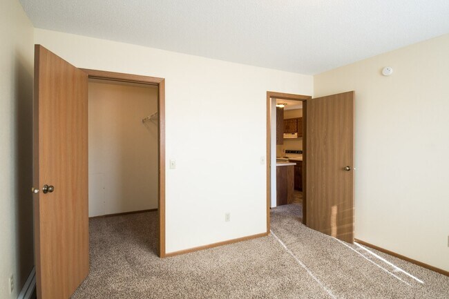 Ambercrest Apartments, Fox Run Apartments, Saint Cloud, MN 56301 - photo 5