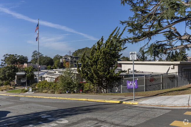 Hillcrest Elementary School is located in Oakland, California.