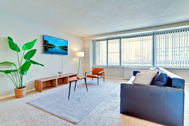 2111 Richmond Hwy unit FL12-ID1022383P, Arlington, VA 22202 - photo 7
