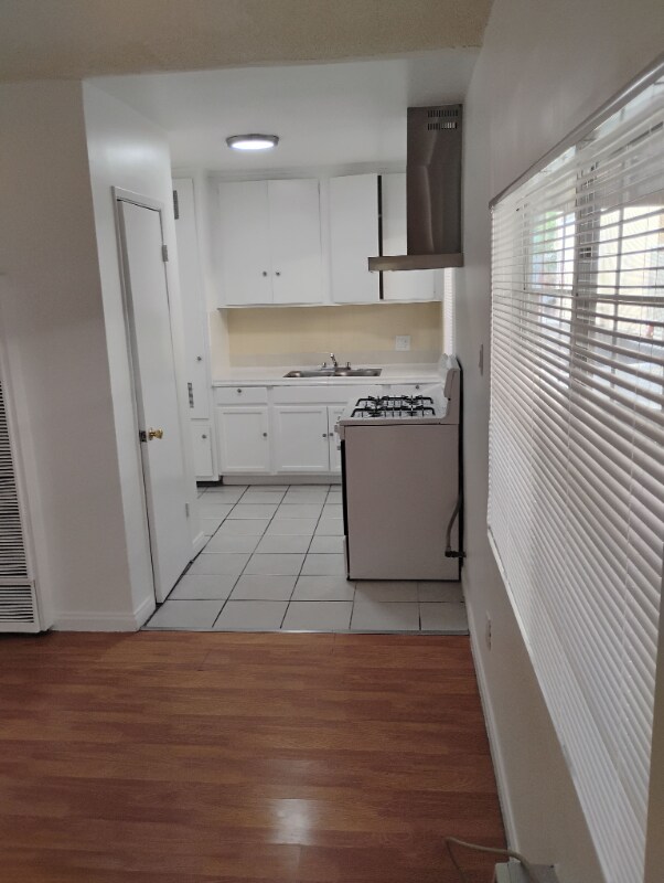 14129 Vanowen St unit 9, Los Angeles, CA 91405 - photo 3