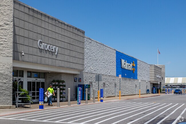 Walmart is one of the many big box stores with locations in Ringgold.